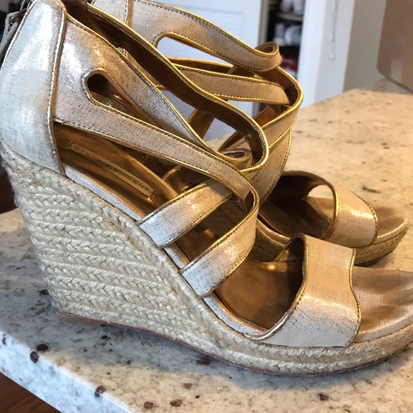 Cynthia Vincent Gold Wedges - Picture 2 of 3